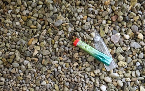 荷兰严厉打击吸烟和电子烟，年龄限制或提高至21岁