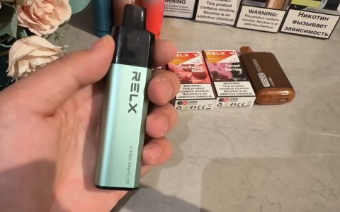 悦刻一次性4000口青提口味测评